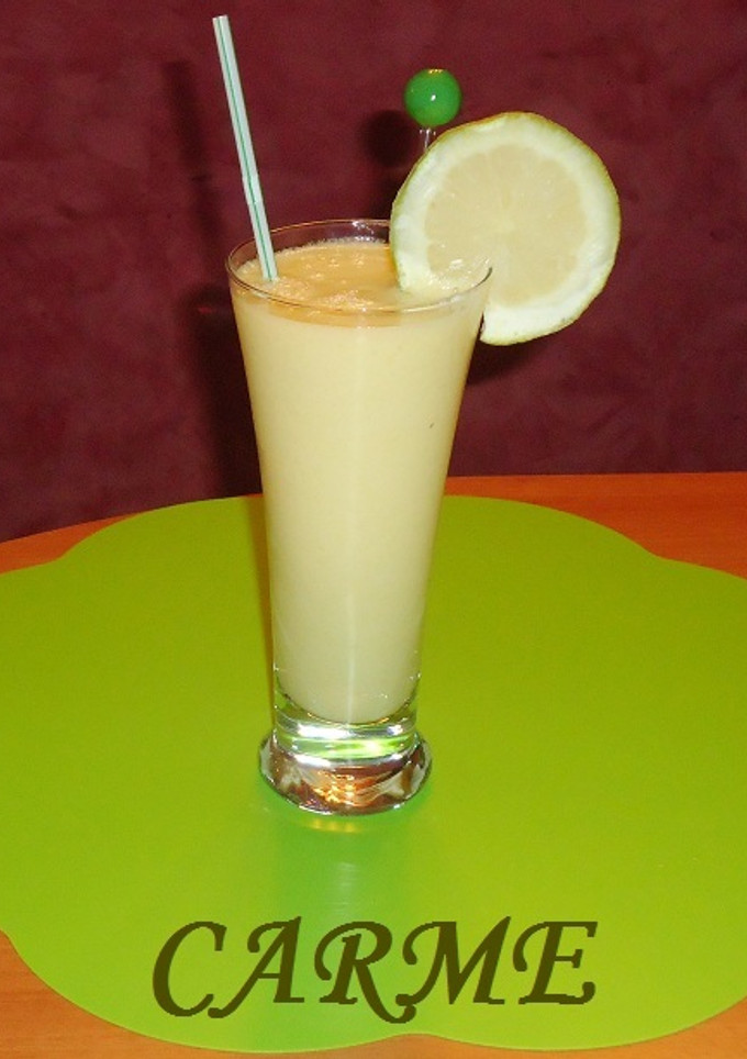 Una foto de Batido de peras con yogurt