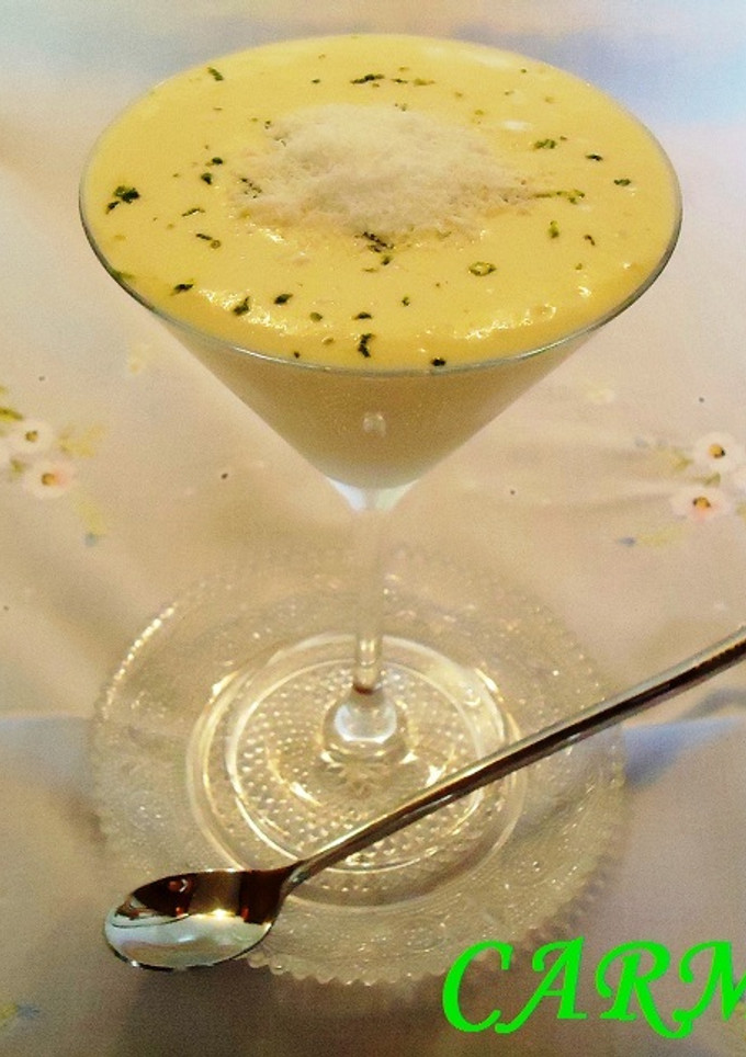 Una foto de Delicia de piña y sorbete de limón