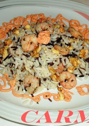 Una foto de Arroz salvaje con gambas y nueces