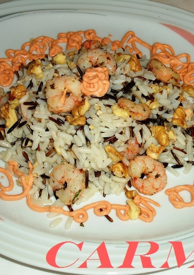 Una foto de Arroz salvaje con gambas y nueces