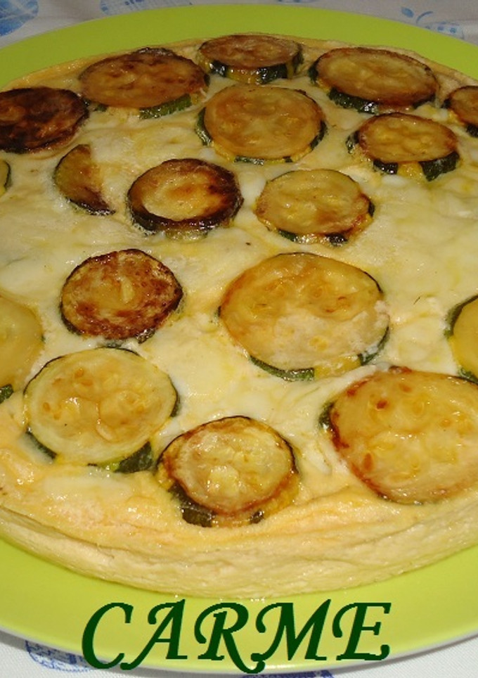 Una foto de Pastel de calabacín y queso en microondas