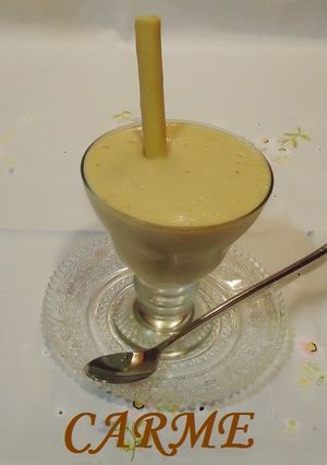 Una foto de Mousse de plátano y albaricoques