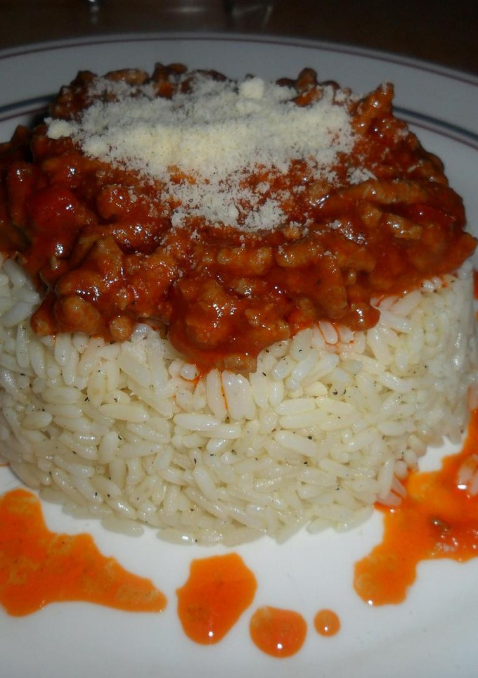 Una foto de Arroz blanco con boloñesa casera