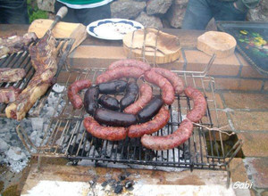 Foto principal de Choripán con salsa chimichurri