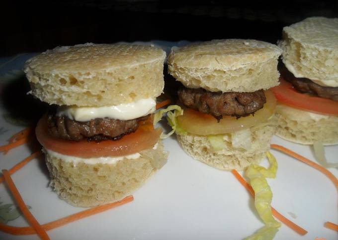 Foto principal de Mini hamburguesas caseras para copetín
