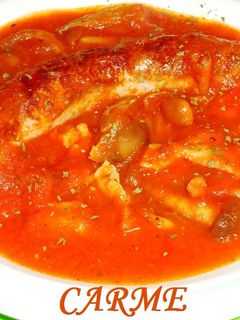 Una foto de Butifarra con setas variadas en salsa de tomate
