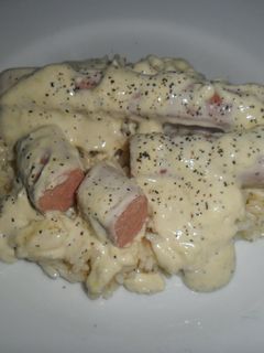 Una foto de Arroz con salchichas de viena en salsa de mostaza
