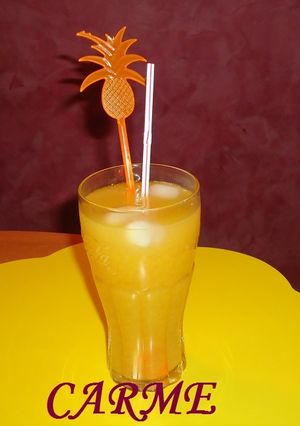 Una foto de Refresco relajante con naranjada y jengibre
