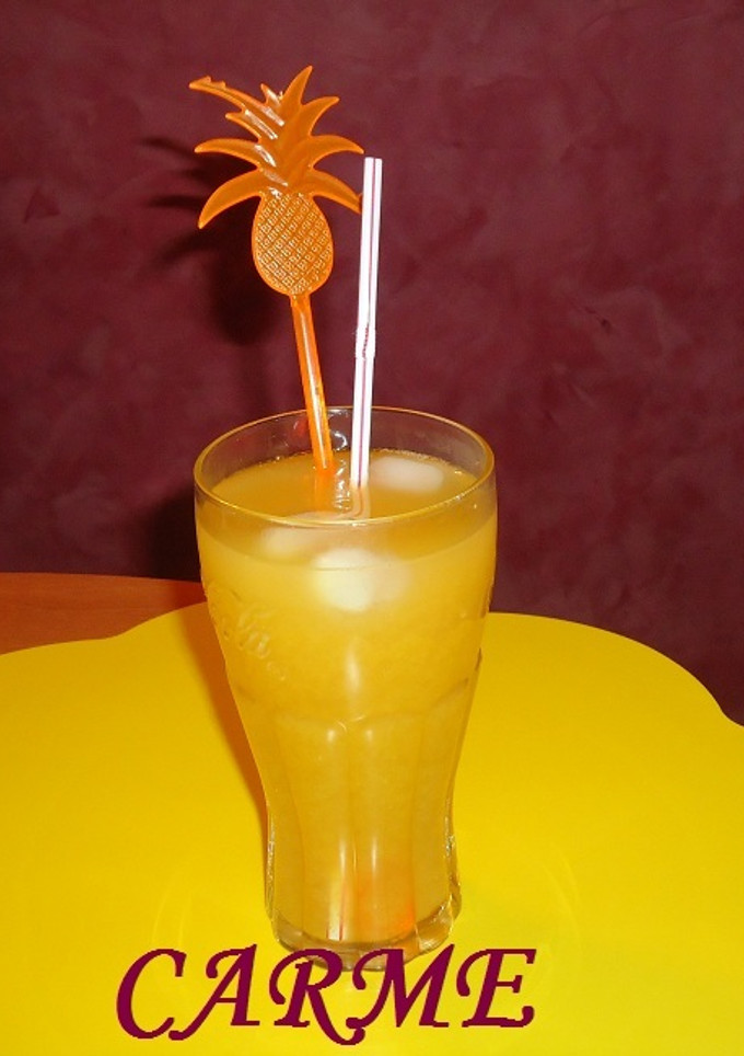 Una foto de Refresco relajante con naranjada y jengibre