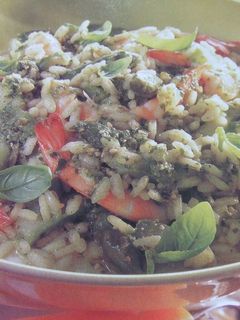 Una foto de Risotto verde con gambas y espárragos