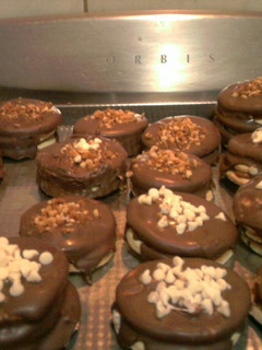 Una foto de Alfajores de chocolate fáciles