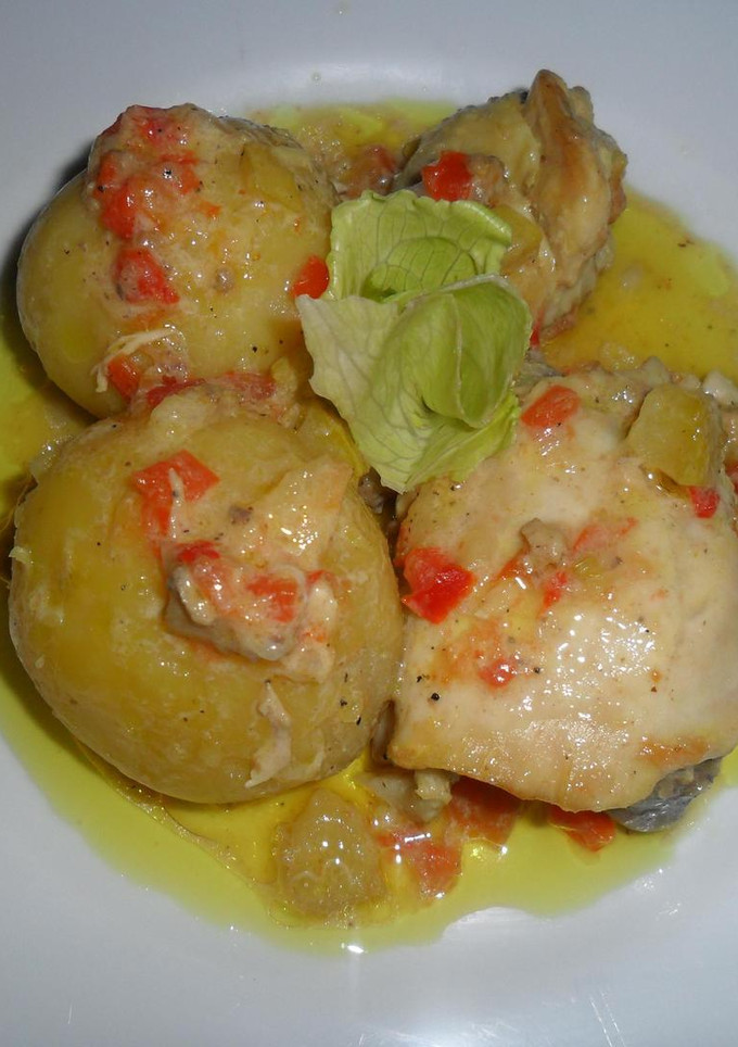 Una foto de Pollo con verduras y patatas en salsa de curry