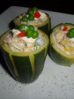 Una foto de Pepinos rellenos de bonito