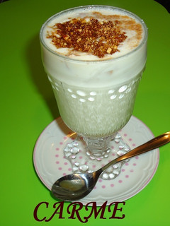 Una foto de Batido de yogurt con nueces