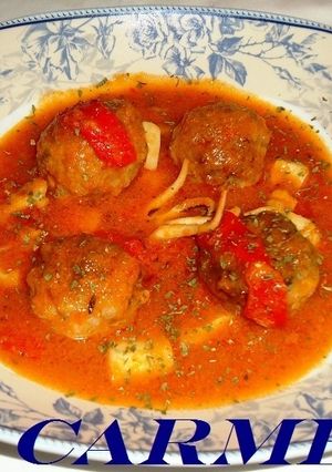 Una foto de Albondigas con sepia y vino rancio