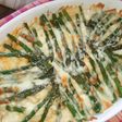 Gratinado de coliflor y espárragos trigueros con cuatro quesos