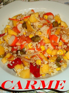 Una foto de Ensalada de sémola y palitos de cangrejo