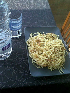 Una foto de Pasta con bacon y al huevo