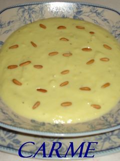 Una foto de Crema de calabacín, maiz dulce y queso fresco