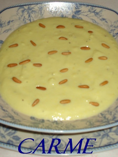 Una foto de Crema de calabacín, maiz dulce y queso fresco