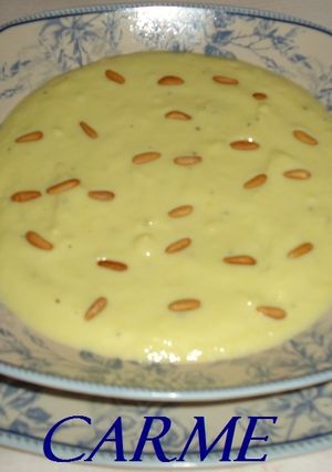 Una foto de Crema de calabacín, maiz dulce y queso fresco