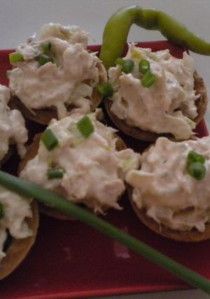 Una foto de Canapés de pollo asado