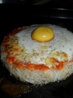 Una foto de Pizzeta de arroz con mozzarella y huevo