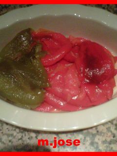 Una foto de Pimientos rojos asados