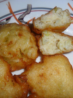 Una foto de Buñuelos de verduras y queso crema