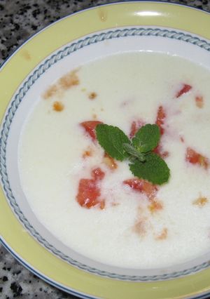 Una foto de Crema de pepino y yogurt