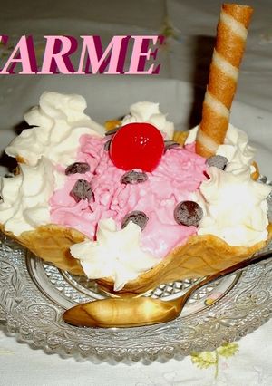 Una foto de Crema mascarpone rosa en tulipas