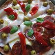Pizza integral mixta de queso, jamón y chorizo de jabugo