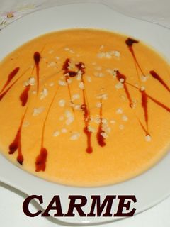 Una foto de Crema de calabaza y almendras