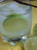 Limonada de lima con almíbar de vainilla