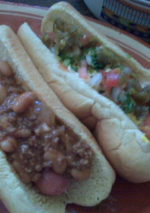 Una foto de Chili dogs fáciles