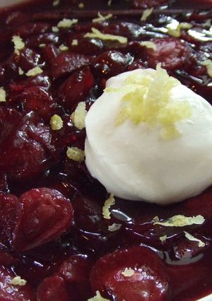 Una foto de Sopita dulce de cerezas