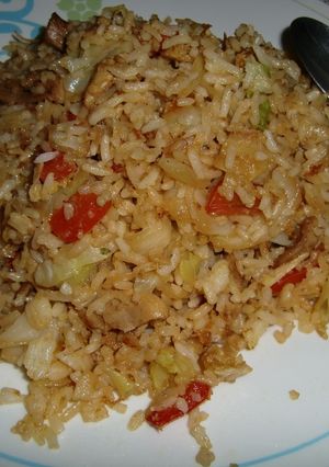 Una foto de Arroz chino con pollo
