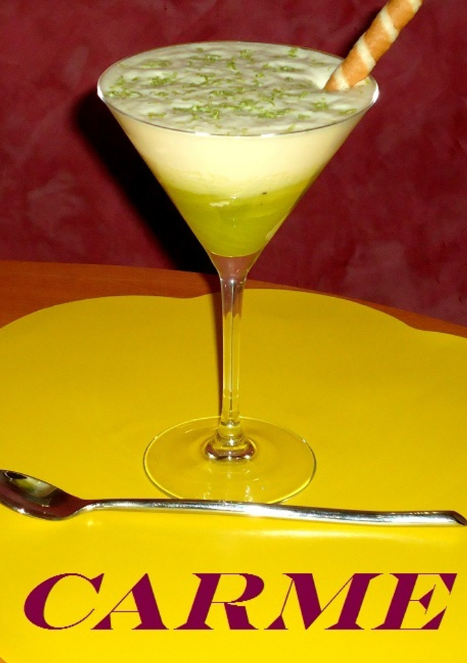 Una foto de Mousse de kiwi