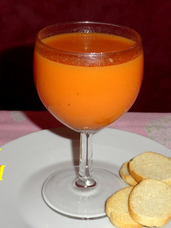 Una foto de Chupito de gazpacho para aperitivos