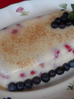 Una foto de Flan de requesón con frambuesas