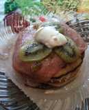 Hotcakes con frutas y jamón