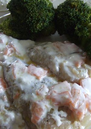 Una foto de Colitas de rape a la crema de salmón ahumado