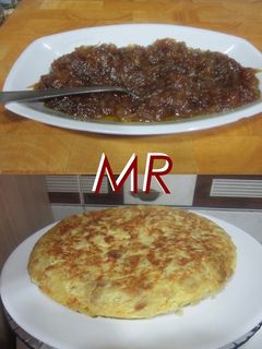 Una foto de Tortilla de patatas con cebolla caramelizada