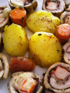 Una foto de Rollos de pechuga de pollo con jamón serrano
