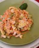 Ensalada de pollo y pasta de tornillo