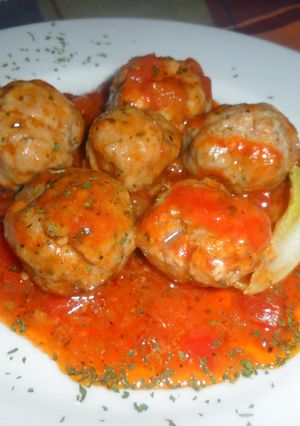 Una foto de Albóndigas en salsa de tomate casera
