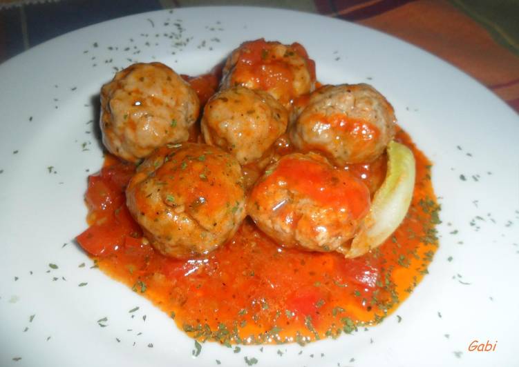 Albondigas de carne en salsa de tomate cocineros argentinos