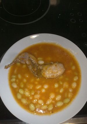 Una foto de Pochas con codorniz