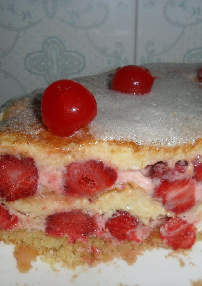 Una foto de Gateau de fresas con sabayón al moscato
