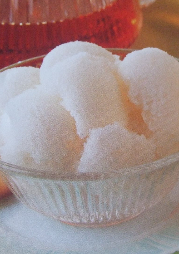 Una foto de Helado de licor de naranja